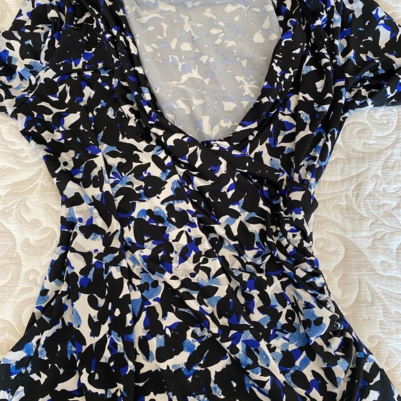 Long sleeve, ruched at waist cross over top. XL pretty print, great condition - Picture 3 of 7